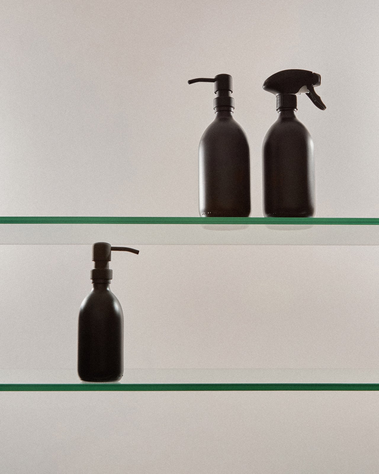 Refillable Glass Spray Bottle — Black